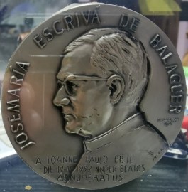 MEDALLON ENMARCADO JOSEMARIA ESCRIVA DE BALAGUER (3)